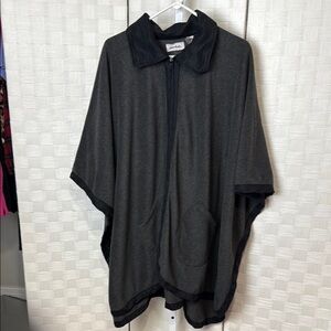 Lenore Charcoal Gray‎ Zip-Up Poncho